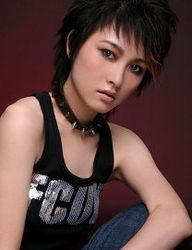 厉娜的个人资料,音乐才女的多面人生